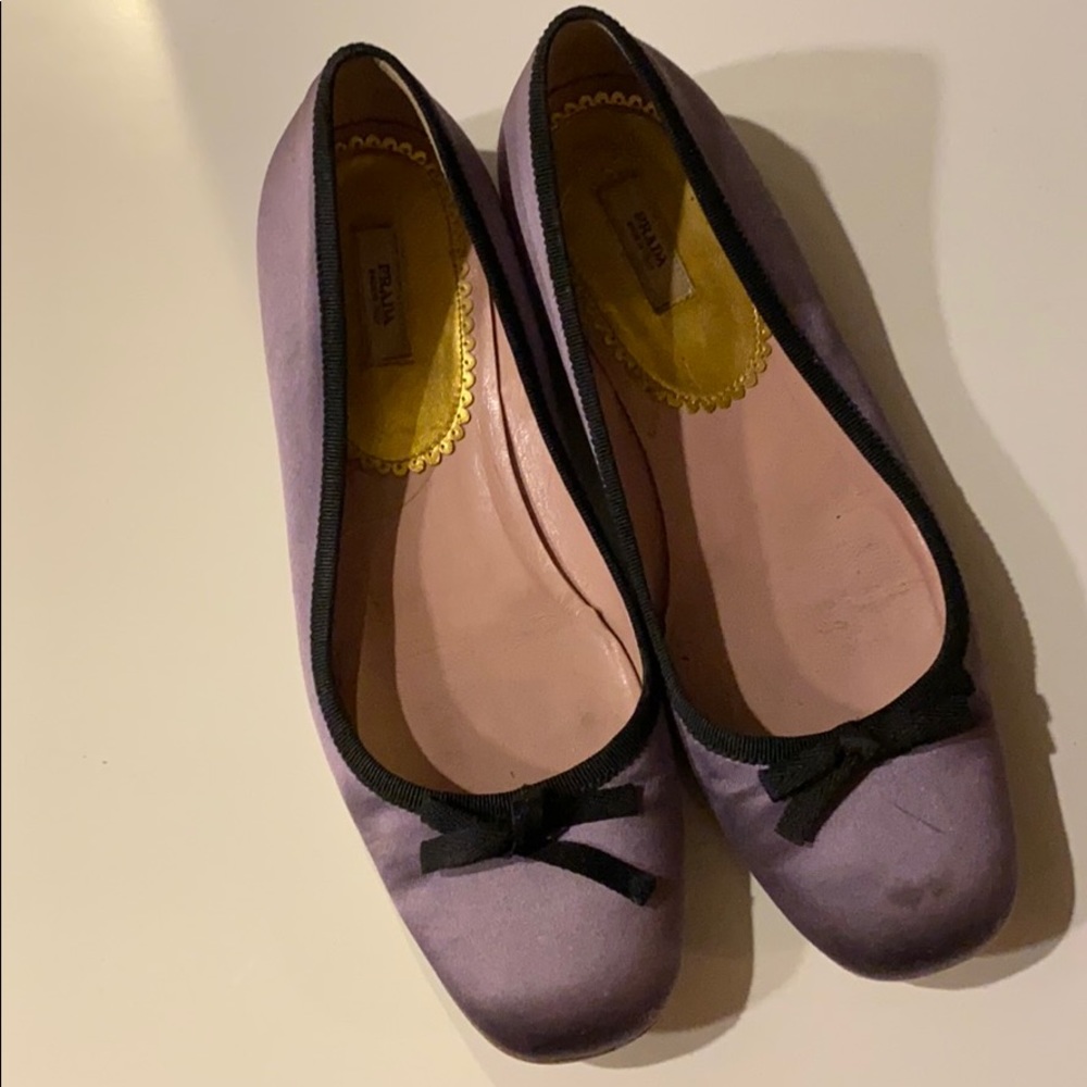 Prada flats RARE FIND